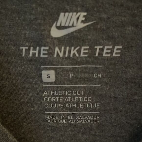Grey Nike swoosh logo t-shirt for sale, size Small. - Picture 2 of 3
